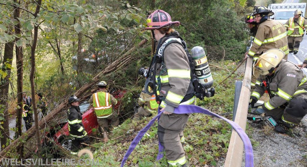 10/26/18 - MVA with entrapment on Alpine Road. Photos by Curt Werner